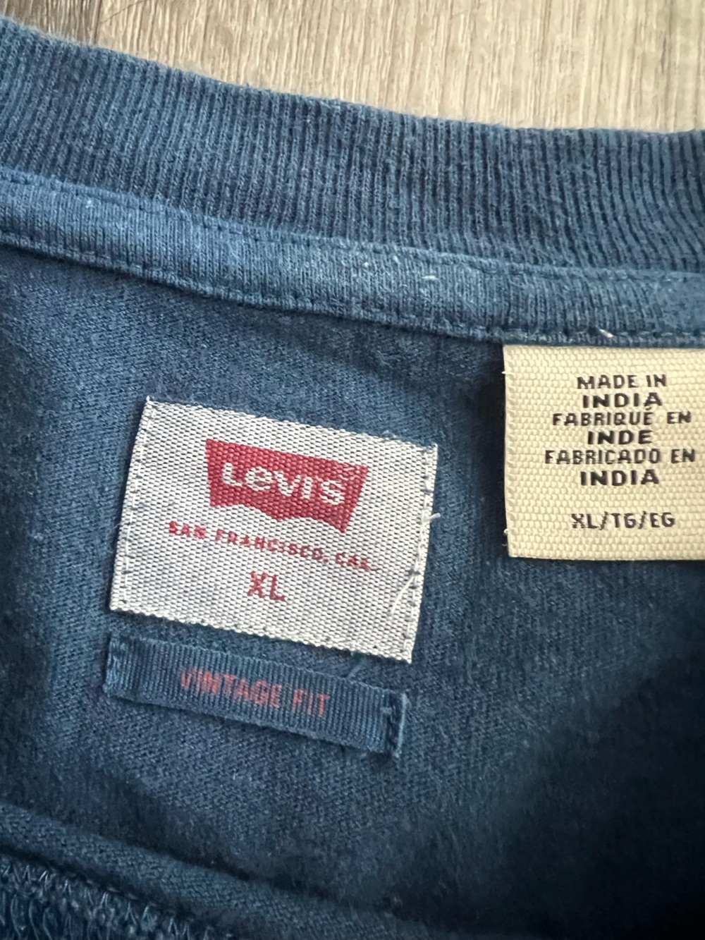 Levi's Vintage Fit Shirt - Picture 3 of 4